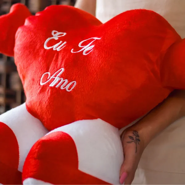 Pelúcia de Coração Te Amo
