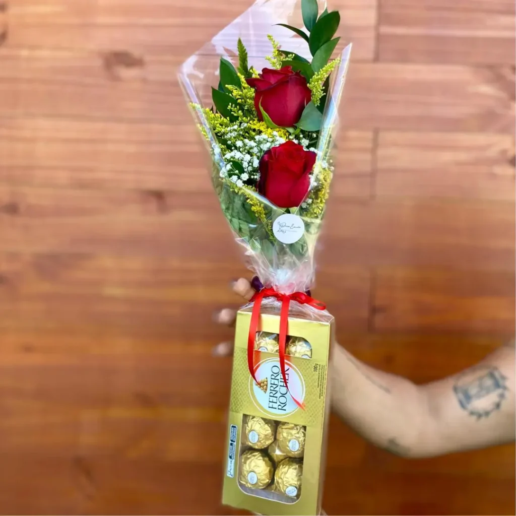 Buquê com Rosas Vermelhas é um presente romantico para demonstrar todo o seu amor
