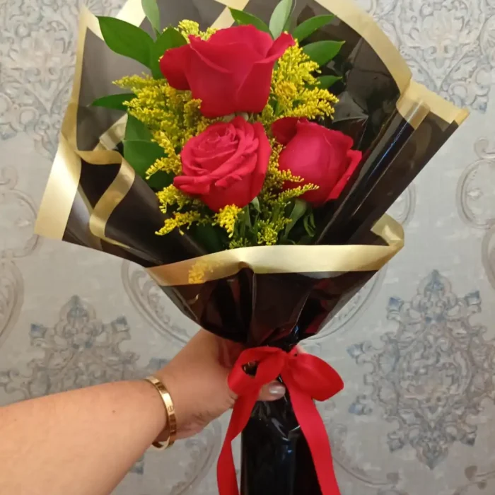 Ramalhete com 03 Rosas