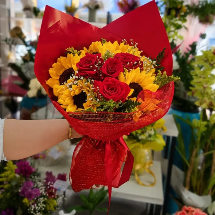 Buquê de girassol e rosas importadas