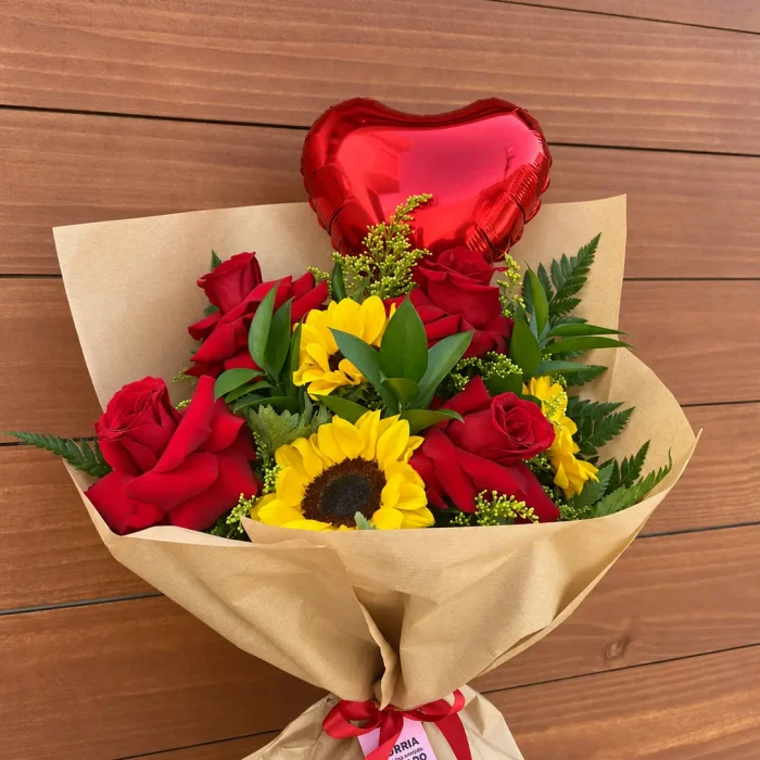 ramalhete com 03 girassois e 03 rosas importadas